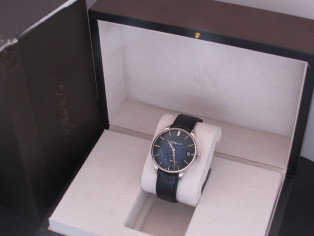 H. MOSER & CIE Big date  Venturer